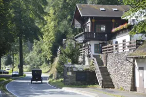 Oldtimerralley 2016 durch das Schwarzatal, hier am Schweizer Haus