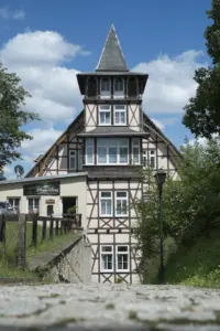 Typische Sommerfrische-Architektur: Das Hotel und Gasthaus Schwarzaburg in Schwarzburg